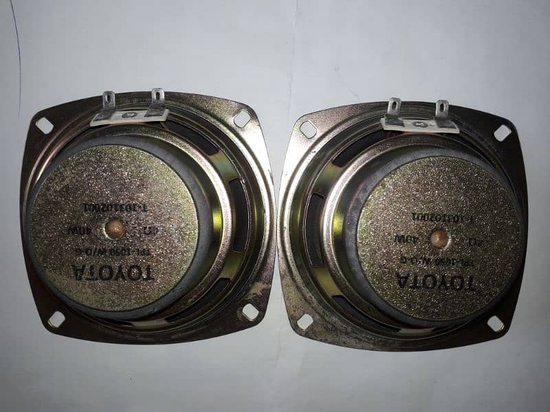 Two speakers 5 inch Toyota 40W each 2