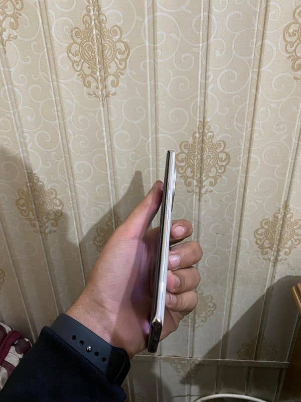 vivo v30e with box 4