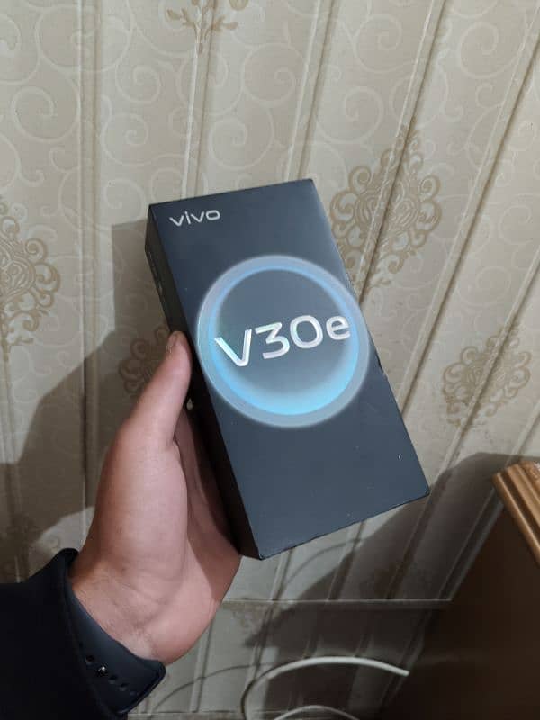 vivo v30e with box 7