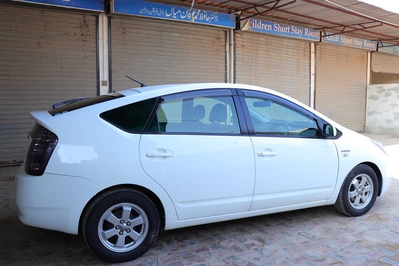 Toyota Prius 2010 Model/2013 Register 10