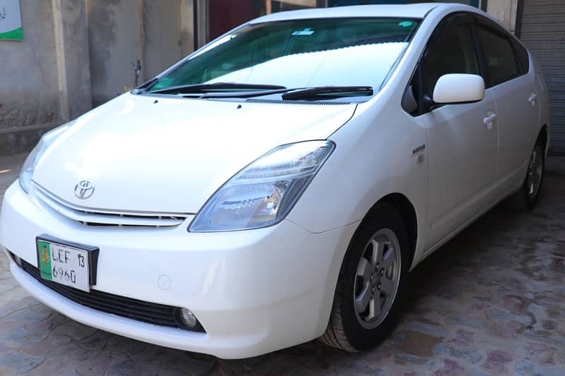 Toyota Prius 2010 Model/2013 Register 3