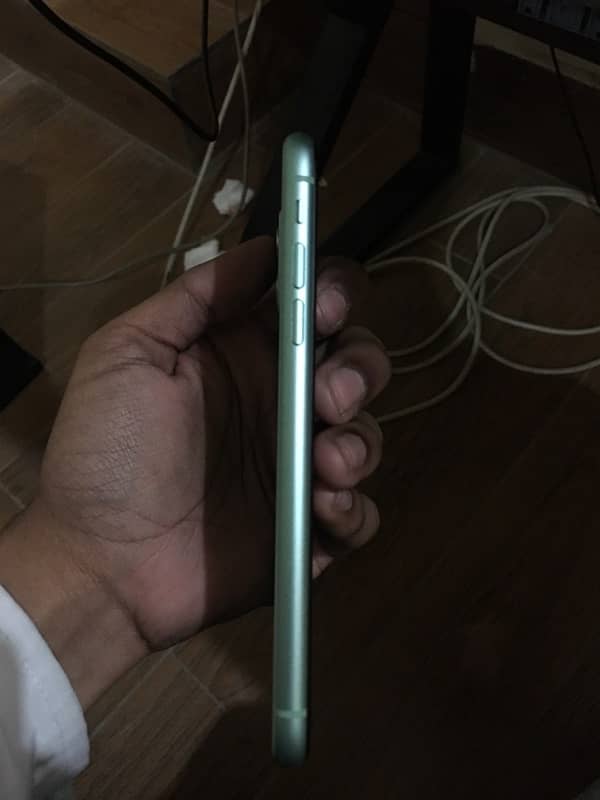 iphone 11 jv at very low price 2