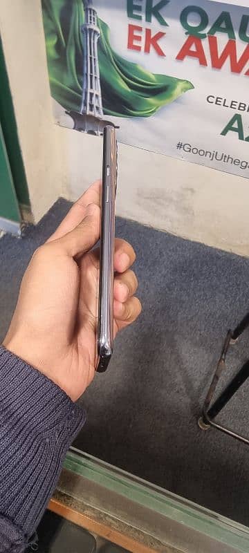 One plus 9 in good condition 1