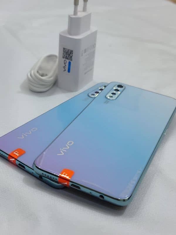 Vivo S1 8/256 Super AMOLED Display 1