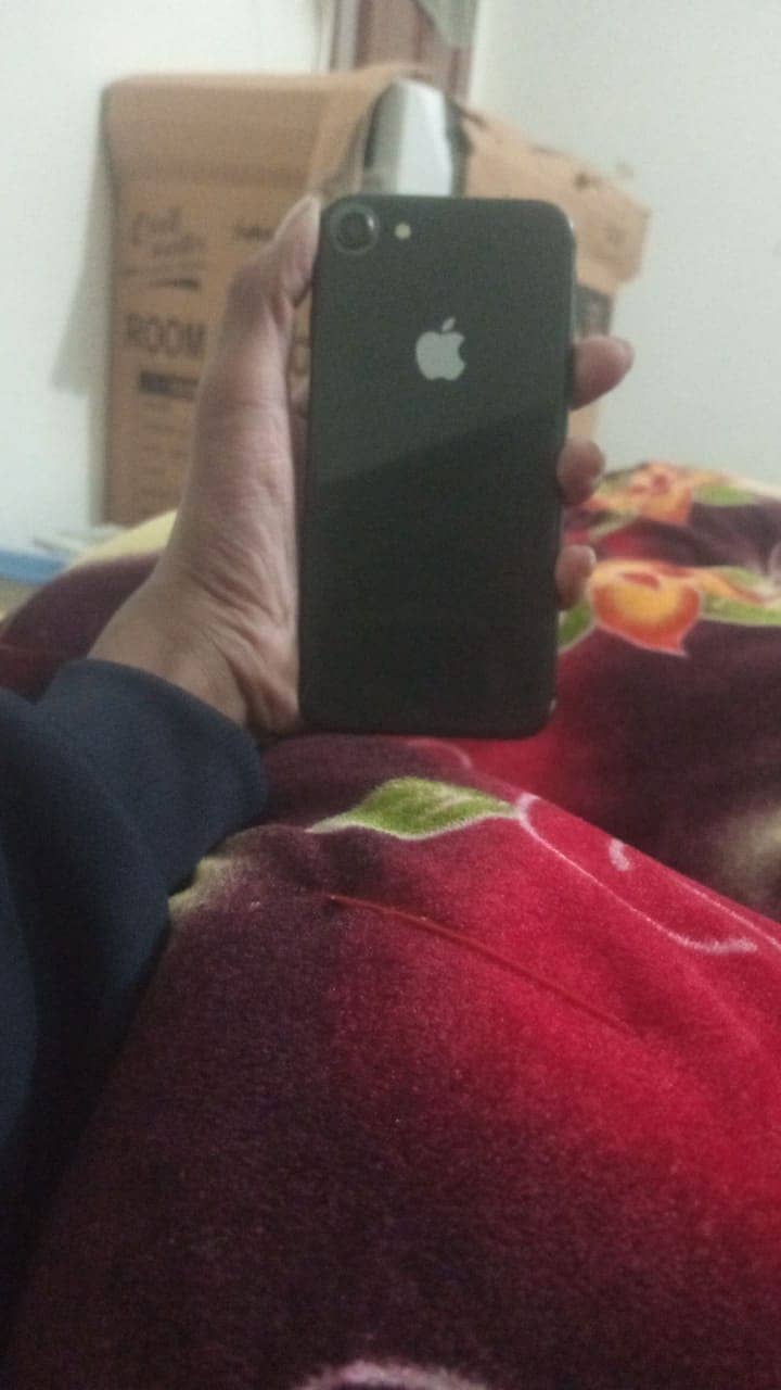 Apple iPhone 8/64gb/jv/All parts worked/watsapp/03037353822 0