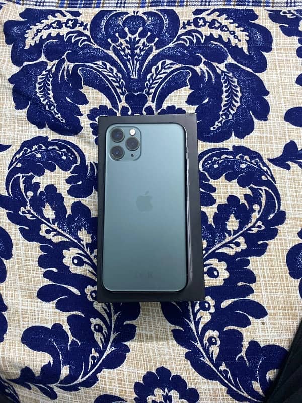 IPhone 11 pro 256gb with box factory unlocked 2