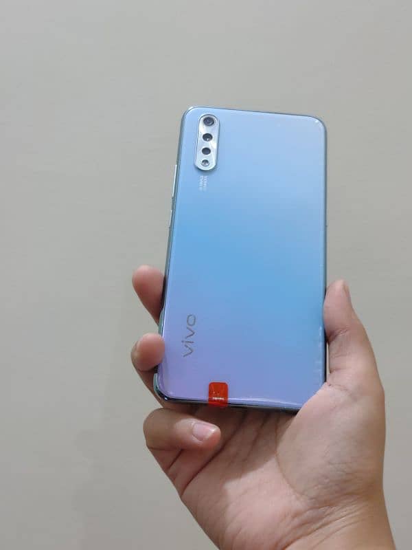 Vivo S1 8/256 Super AMOLED Display 3