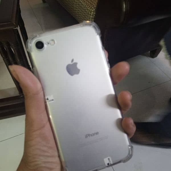 IPHONE 7, 128GB NON PTA 8