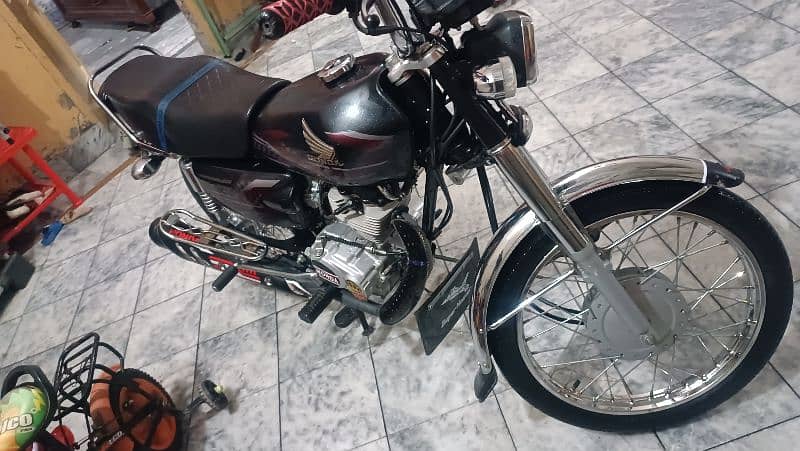 Honda 125 For urgent sale 2024 modal 195k fix price 4