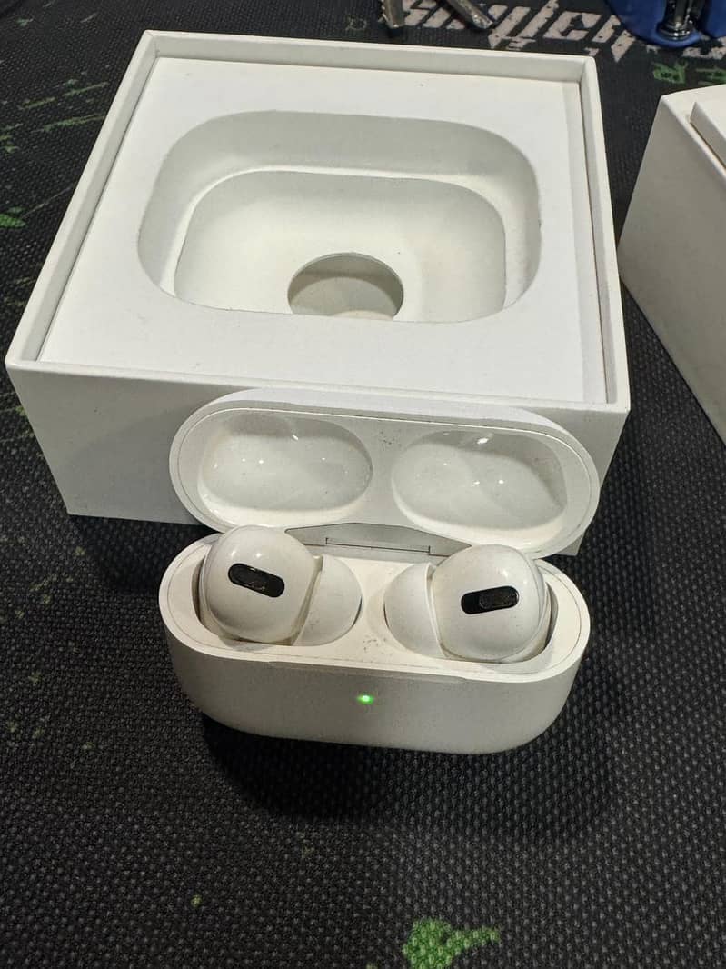 Apple Airpods Pro Generation 1 2