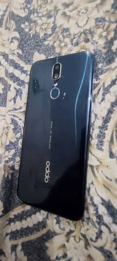 Oppo F11.