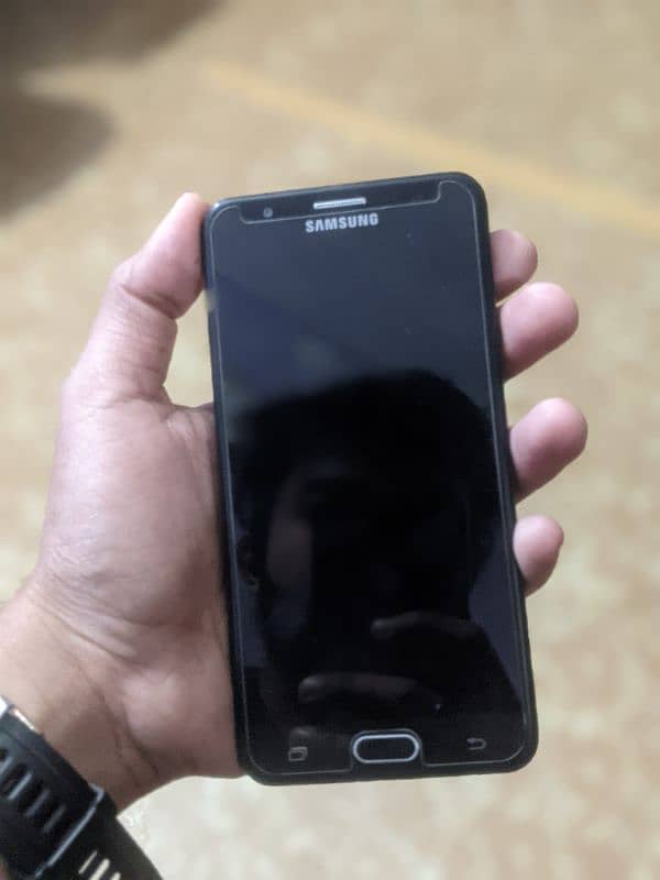 I am selling my Samsung j7 prime pta approved 0