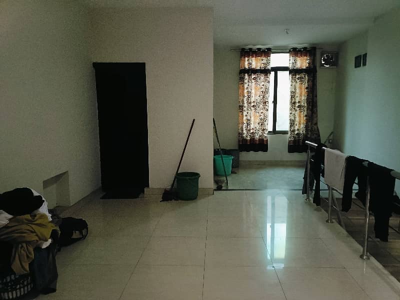 Upper Portion Available for Rent 0