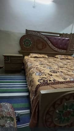 bed set in good condition urgen sale