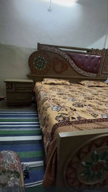 bed set in good condition urgen sale 0