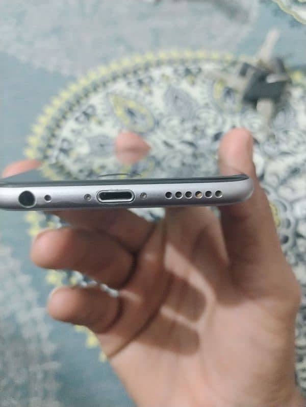 iphone 6   64gb non pta condition 10/10 betri sarvice 1