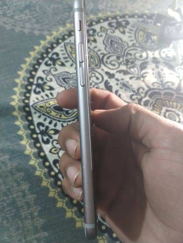 iphone 6   64gb non pta condition 10/10 betri sarvice 3