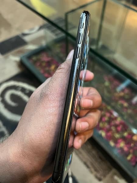 iphone XS Max 6