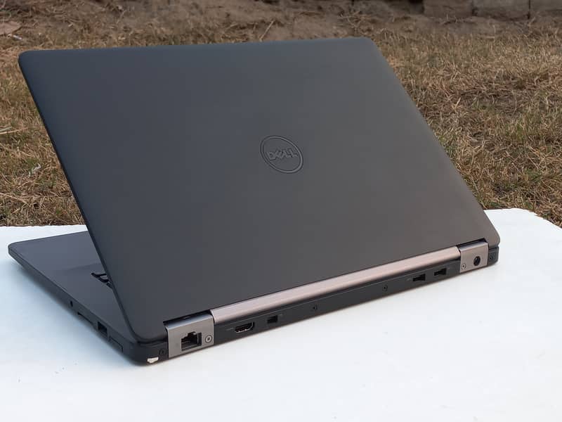 Dell latitude 7470 core i7 6th gen 8gb ram 256gb sd FHD screen 11