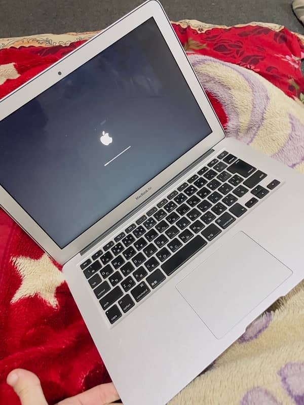 Mac book 2013 (13inches)Mid 10/10 lush condition 128GB SSD 6