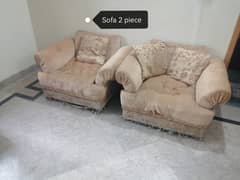 Stylish sofa sets are available at low price