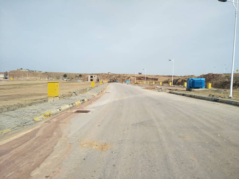 10 Marla Plot in Block I, Bahria Town Phase 8 Prime Location at Investor Price 0