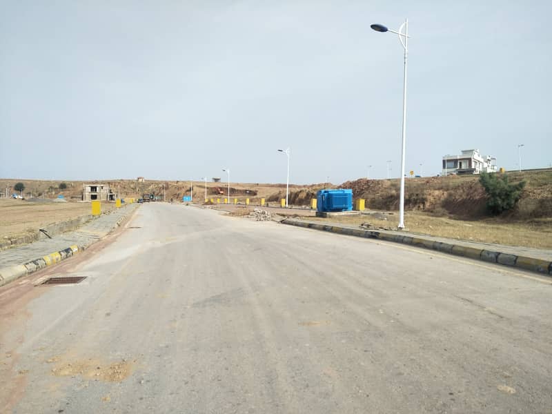 10 Marla Plot in Block I, Bahria Town Phase 8 Prime Location at Investor Price 1