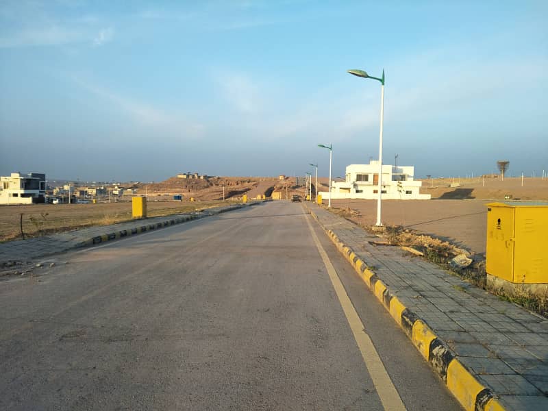 10 Marla Plot in Block I, Bahria Town Phase 8 Prime Location at Investor Price 12