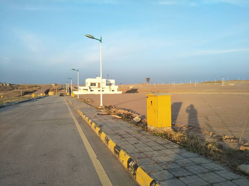 10 Marla Plot in Block I, Bahria Town Phase 8 Prime Location at Investor Price 13