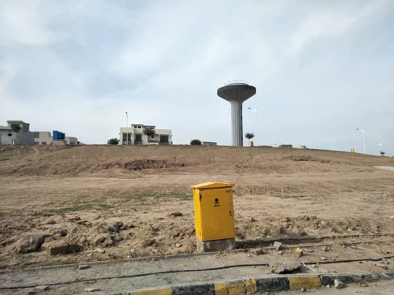 10 Marla Plot in Block I, Bahria Town Phase 8 Prime Location at Investor Price 21