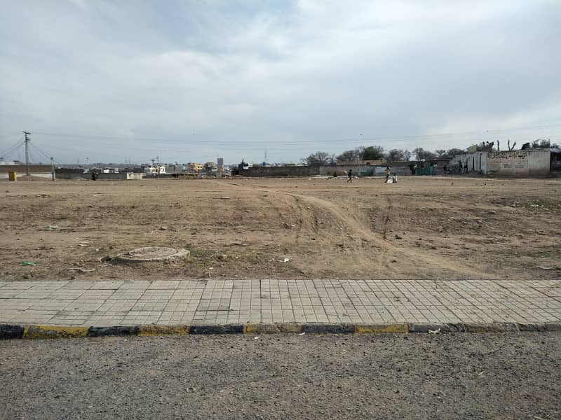 10 Marla Plot in Block I, Bahria Town Phase 8 Prime Location at Investor Price 24