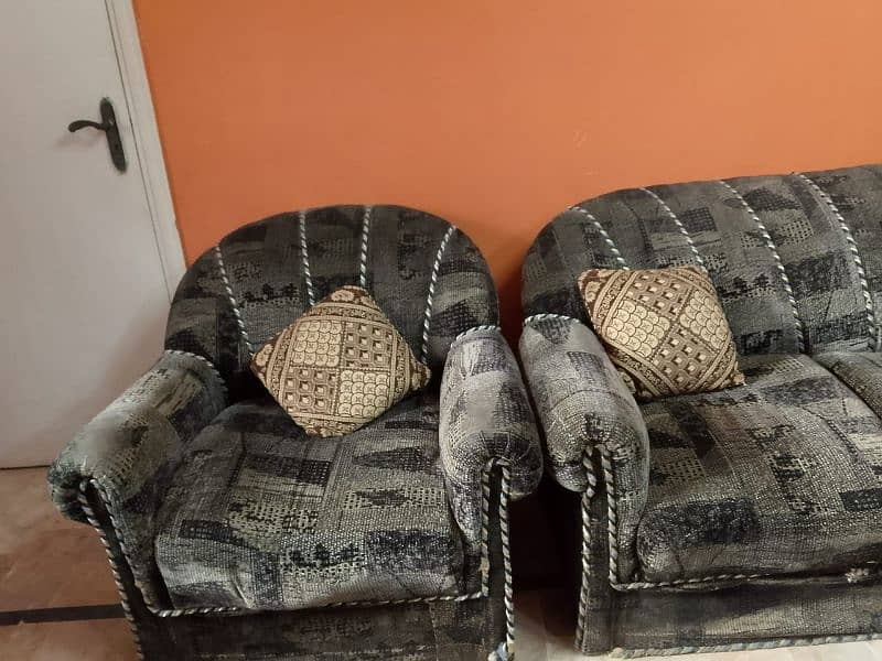 2 sofa set for sale 3