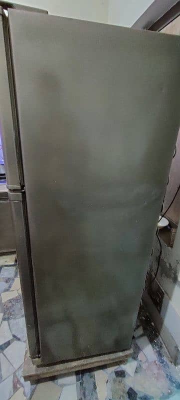 Refrigerator in Good Condition 1