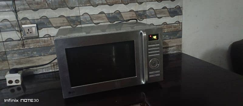 LG MICROWAVE OVEN FOR SALE 3