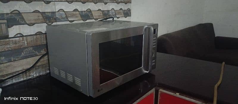 LG MICROWAVE OVEN FOR SALE 6