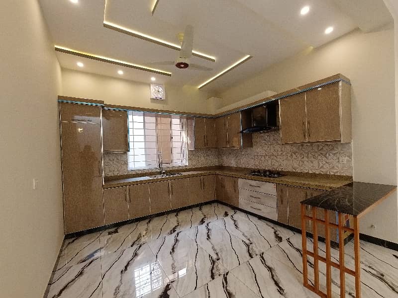 Affordable On Excellent Location House For Sale In Bahria Greens - Overseas Enclave - Sector 6 17