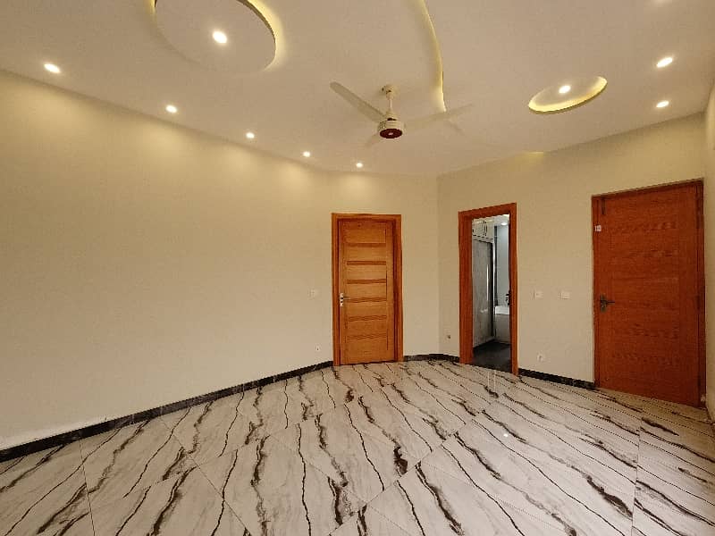 Affordable On Excellent Location House For Sale In Bahria Greens - Overseas Enclave - Sector 6 23