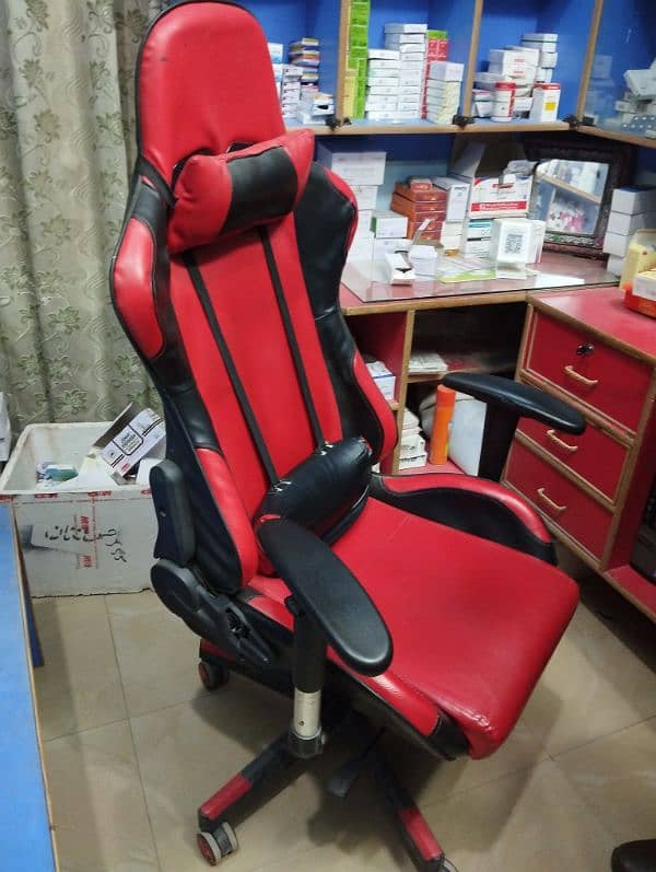 Gaming Revolving Chair 1