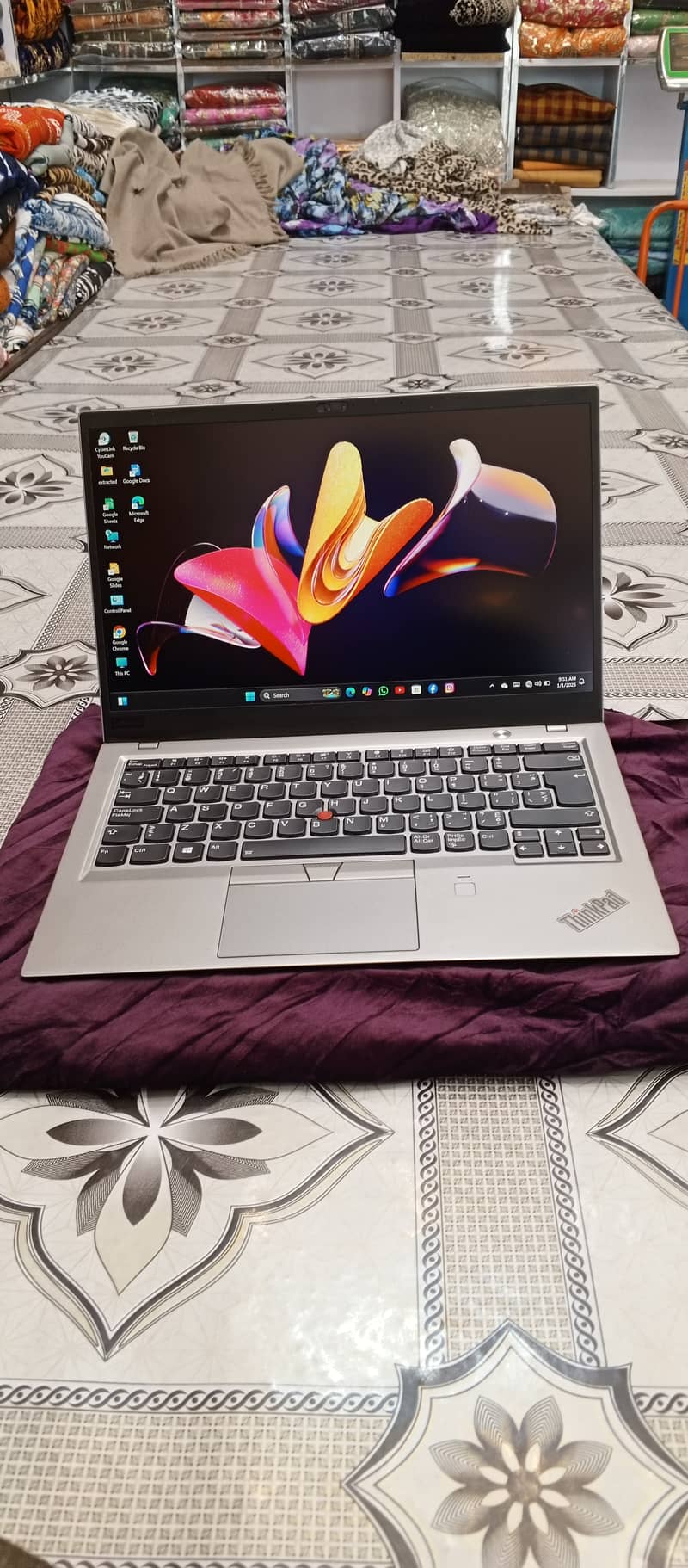 Lenovo x1 carbon i7 8th gen 0