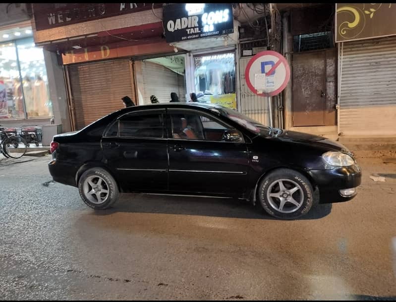 Toyota Corolla SE Saloon Automatic 1