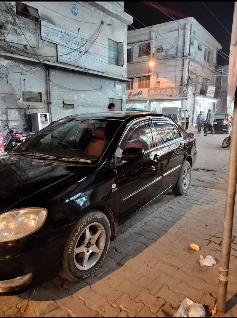 Toyota Corolla SE Saloon Automatic 2