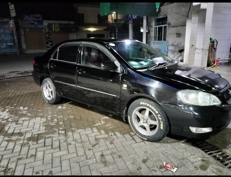 Toyota Corolla SE Saloon Automatic 3