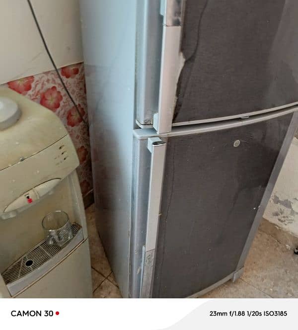 dawlance refrigerator good condition 2