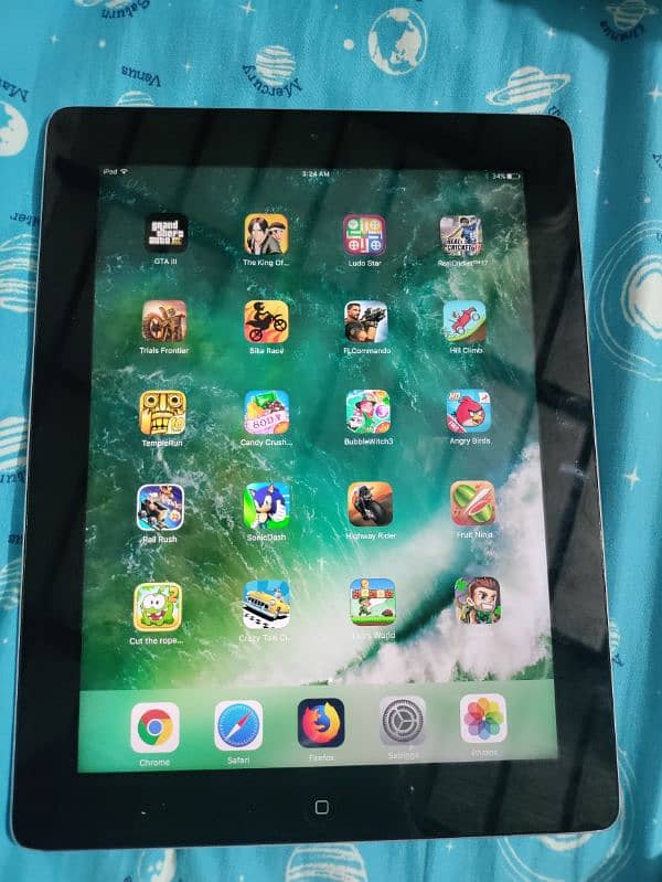 iPad 4 (Games & apps Installed) 1