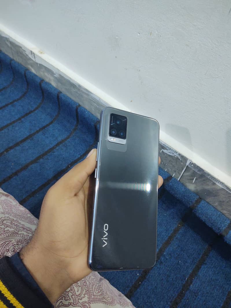 vivo v20 with box 1