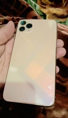 I phone 11 pro max golden color 90% Bettry