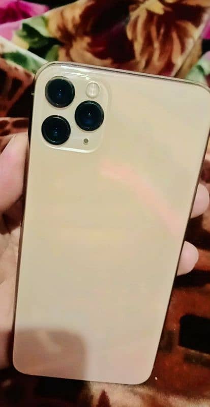 I phone 11 pro max golden color 90% Bettry 1