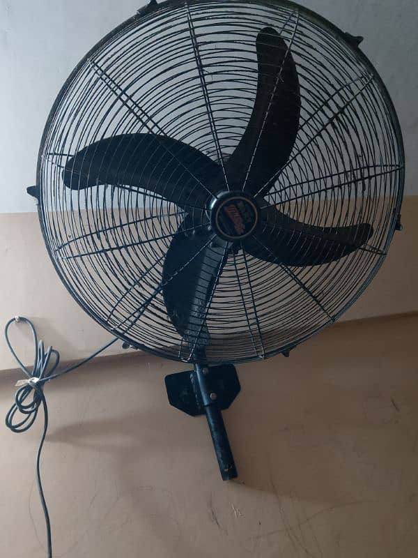 selling Millat wall fan condition 10/10 1