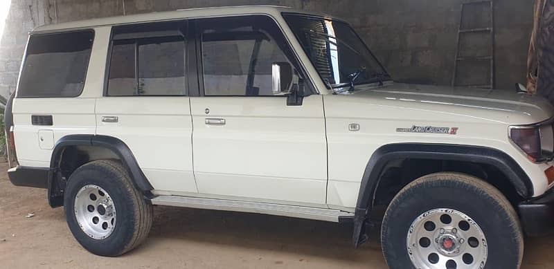 Toyota Land Cruiser 1994 6