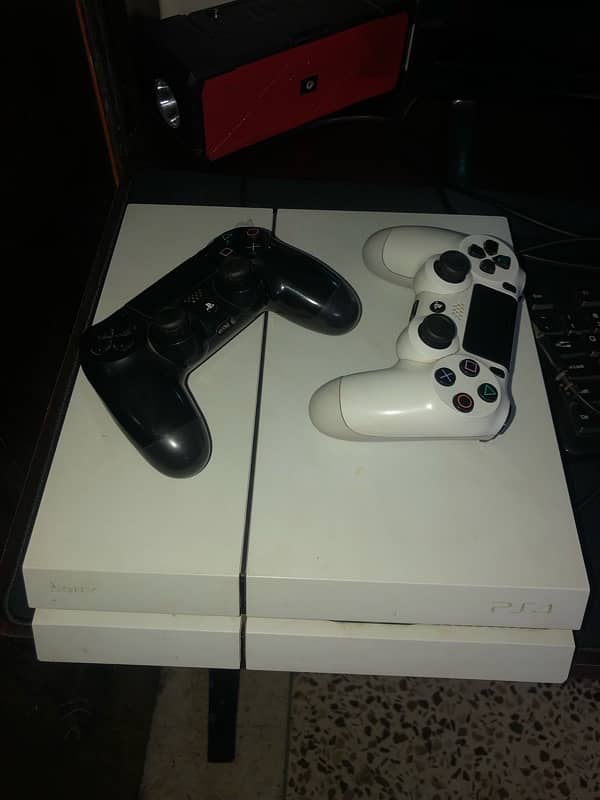 Ps4 Fat 500 gb with 2 orignal controllers 0